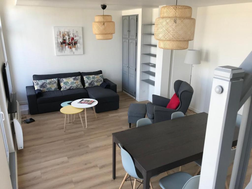 رانس Appartement Centre Ville - Vue Cathedrale - 33 المظهر الخارجي الصورة